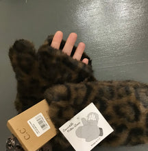 Load image into Gallery viewer, Blizzard Bless Mittens - Backwards Boutique