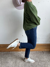 Load image into Gallery viewer, Kut from the Kloth Reese Jeans - Backwards Boutique