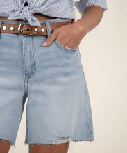 Load image into Gallery viewer, Kut From The Kloth Hailey Light Wash 6” Inseam Shorts - Backwards Boutique