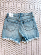 Load image into Gallery viewer, Kut From The Kloth 4” Jane High Rise Long Denim Vintage Wash Short - Backwards Boutique
