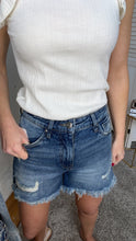 Load image into Gallery viewer, Kut From The Kloth 4” Jane High Rise Long Denim Medium Wash Short - Backwards Boutique 
