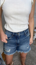 Load image into Gallery viewer, Kut From The Kloth 4” Jane High Rise Long Denim Medium Wash Short - Backwards Boutique