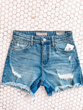 Load image into Gallery viewer, Kut From The Kloth 4” Jane High Rise Long Companion Wash Short - Backwards Boutique