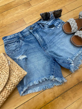Load image into Gallery viewer, Kut From The Kloth 4” Jane High Rise Long Denim Short - Backwards Boutique