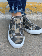 Load image into Gallery viewer, Blowfish Camo Shoes - Backwards Boutique 