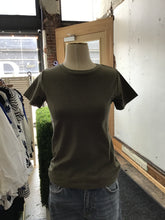 Load image into Gallery viewer, Everybody Tee - Backwards Boutique 
