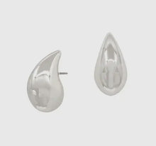 Load image into Gallery viewer, Lindsey’s Earrings - Backwards Boutique 
