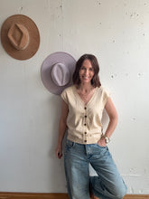 Load image into Gallery viewer, Sierra’s V-Neck Button Down