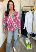 Load image into Gallery viewer, Mari’s Blouse - Backwards Boutique 