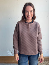 Load image into Gallery viewer, Everly Quilted Long Sleeve