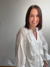 Load image into Gallery viewer, Liverpool Samantha’s 3 Quarter Blouse - Backwards Boutique 