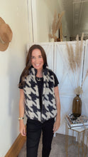 Load image into Gallery viewer, Tammy&#39;s Houndstooth Reversible Vest - Backwards Boutique 