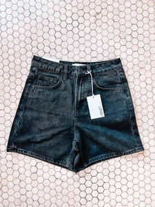 Tracy’s High Rise Mom Shorts - Backwards Boutique 